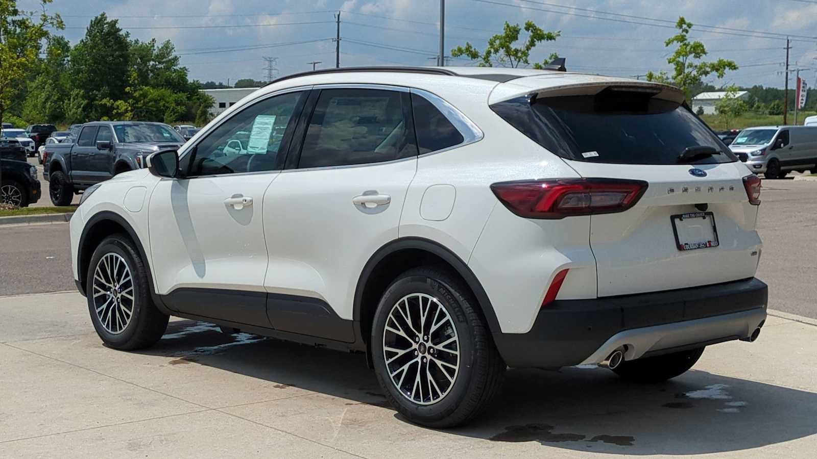 New 2025 Ford Escape SE FWD video 3