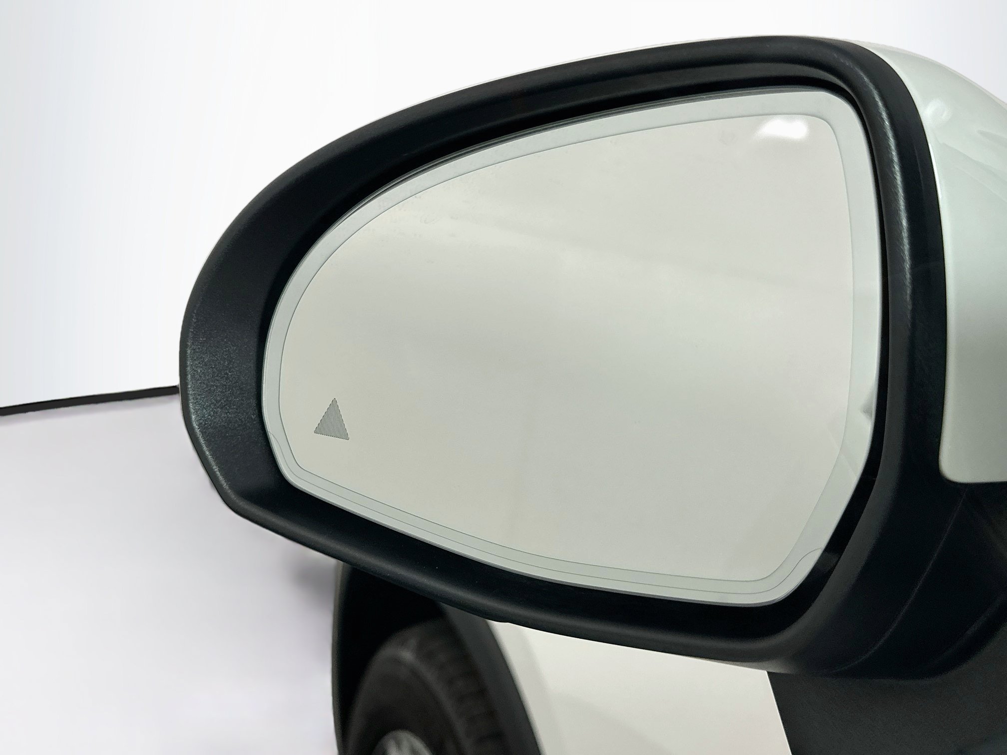 Used 2025 Mercedes-Benz GLC 300 image 16