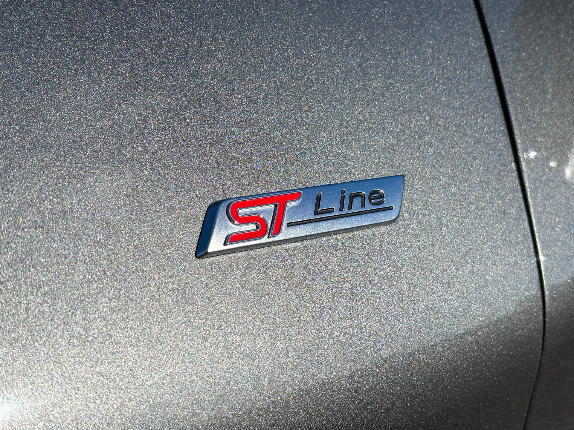 Used 2025 Ford Explorer ST-Line w/ ST-Line Street Pack AWD/4WD image 6