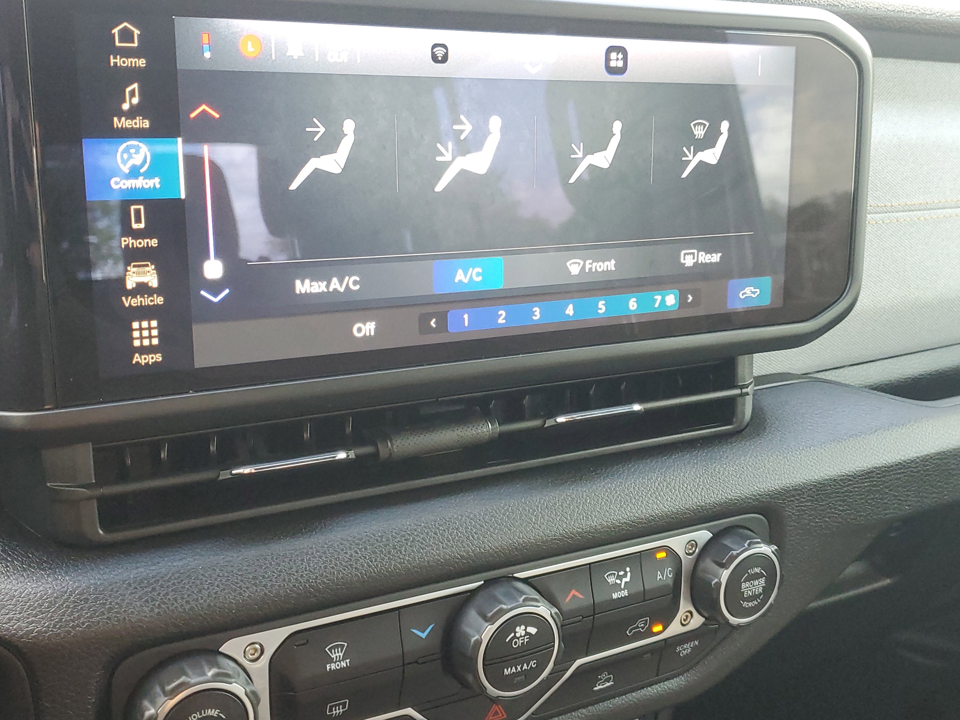 Used 2025 Jeep Gladiator Sport AWD/4WD image 20