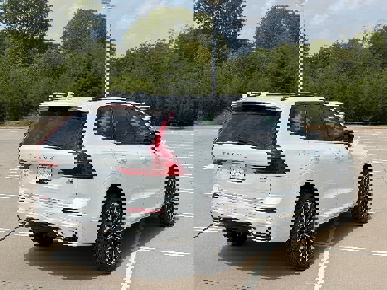 New 2026 Volvo XC60 B5 Ultra w/ Protection Package Premier image 6