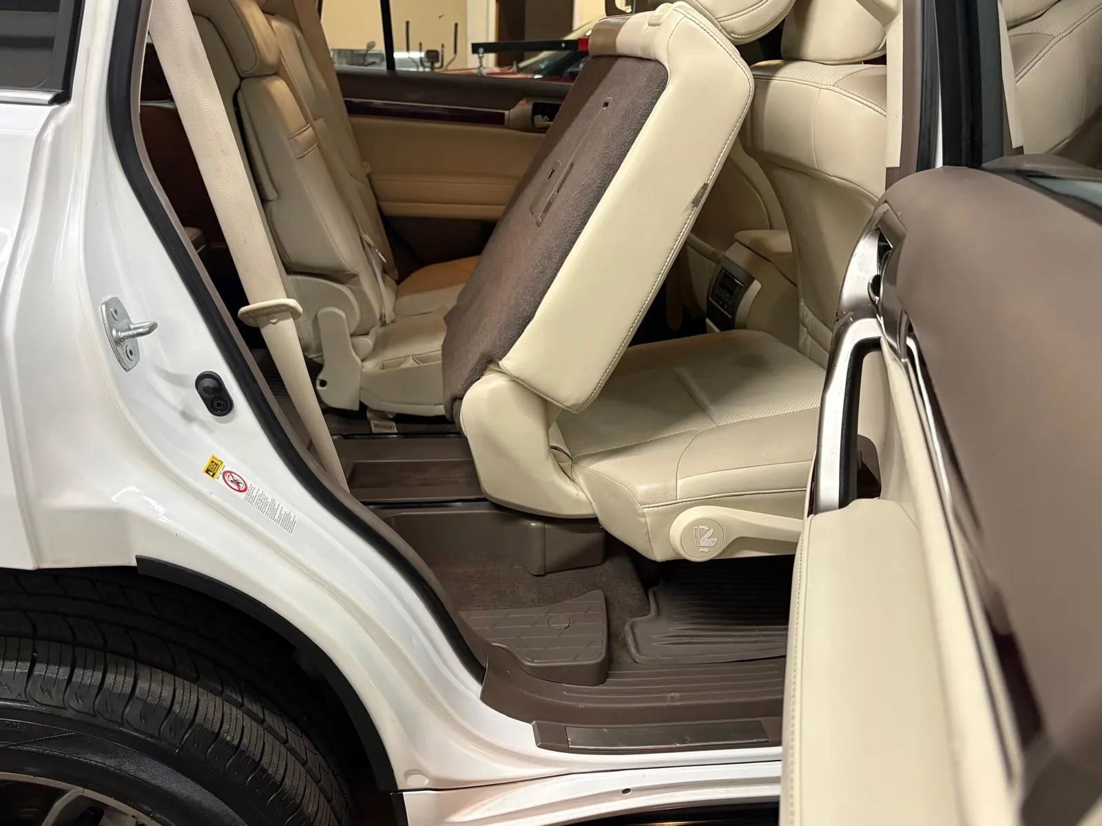 Used 2016 Lexus GX 460 w/ Premium Package image 26