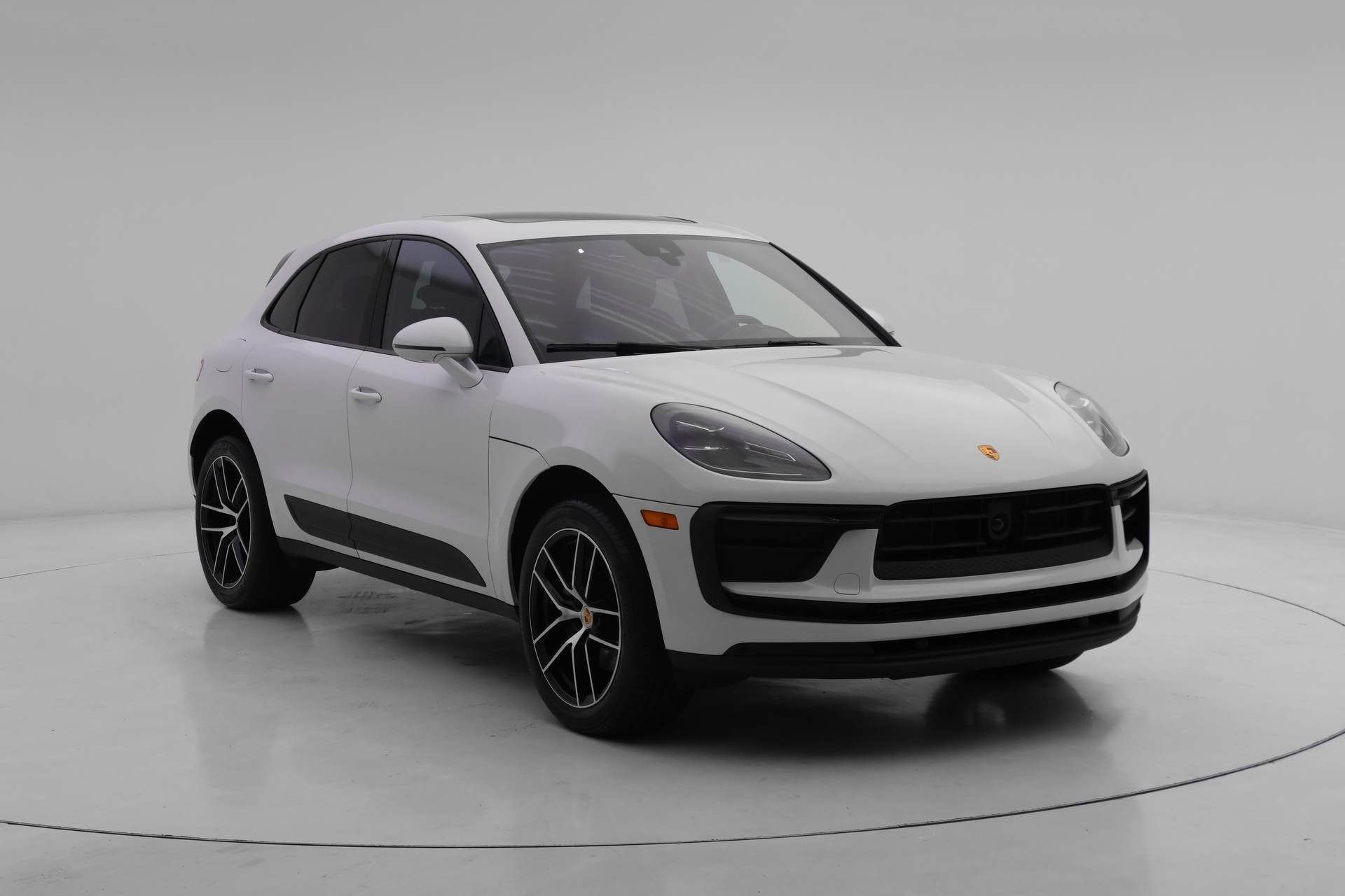 Used 2025 Porsche Macan image 18