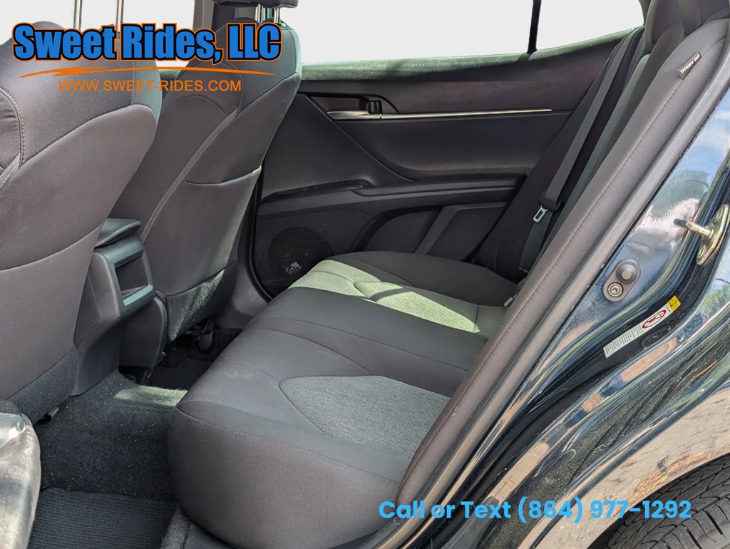 Used 2019 Toyota Camry LE image 11