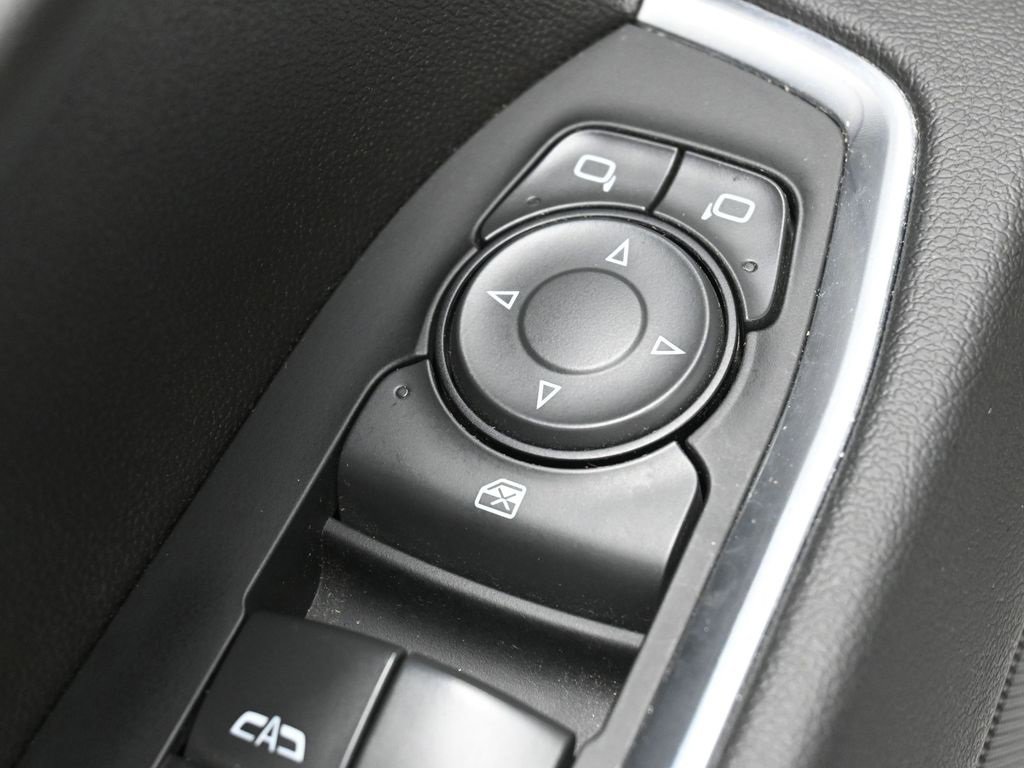 Used 2022 Chevrolet Silverado 1500 LT image 12