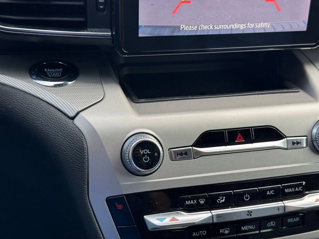 Used 2022 Ford Explorer XLT w/ Equipment Group 202A image 20