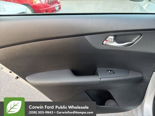 Used 2021 Kia Forte LXS image 29