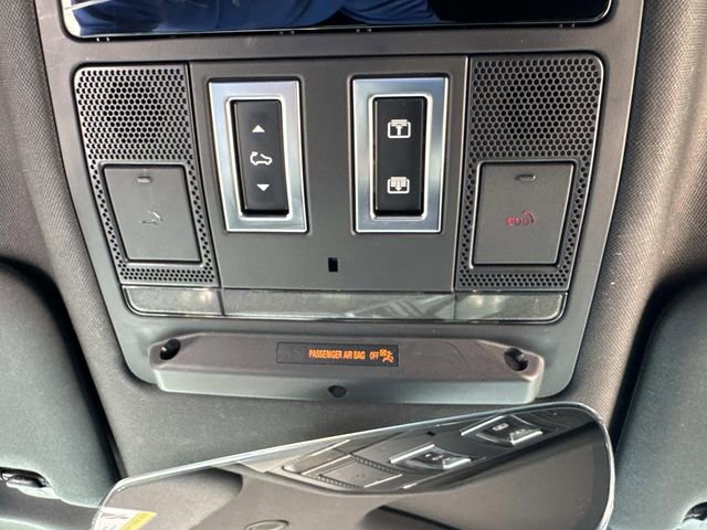 Used 2023 Land Rover Defender 110 X-Dynamic SE image 21