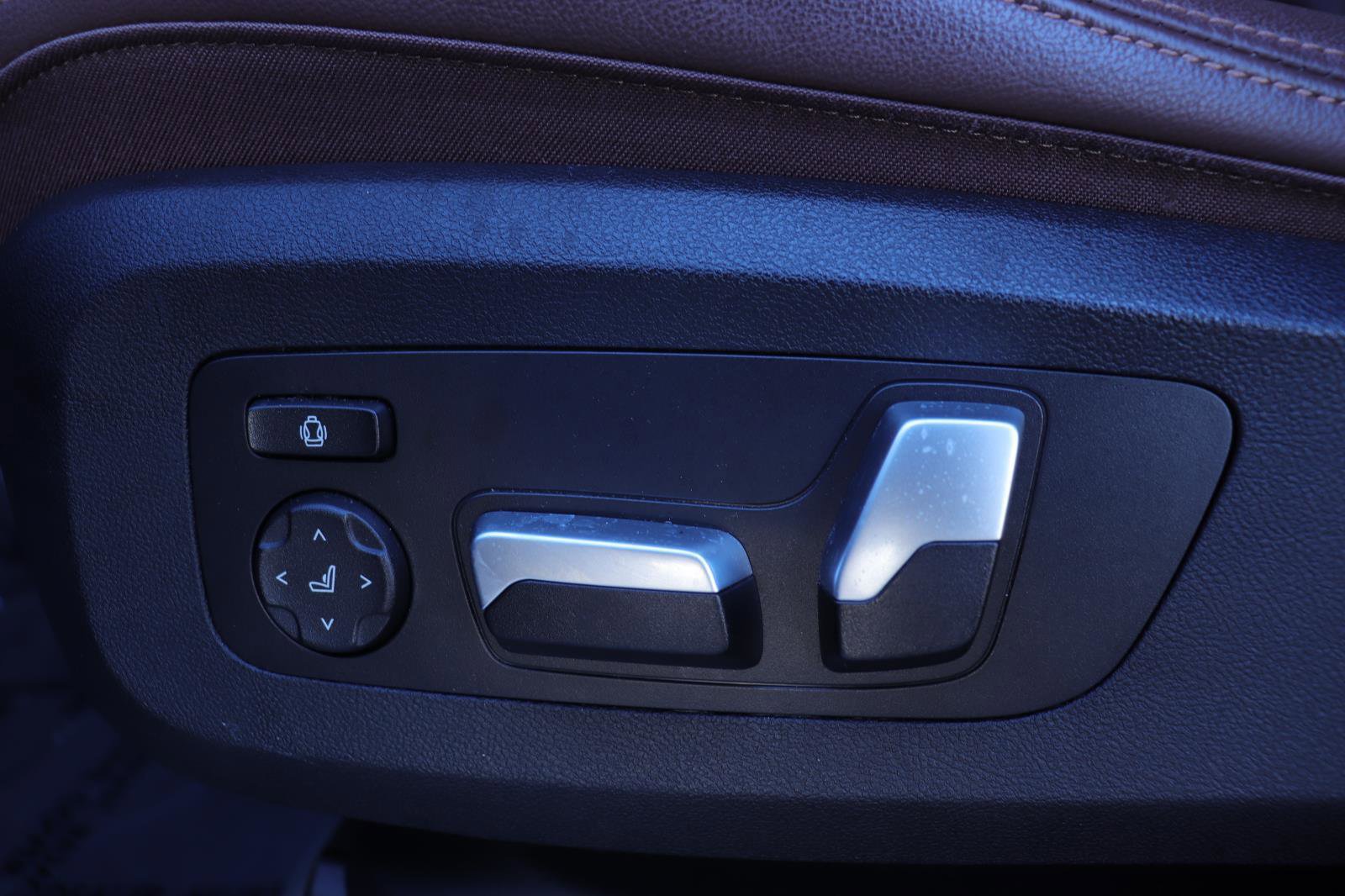 Used 2021 BMW X5 sDrive40i w/ Premium Package image 27