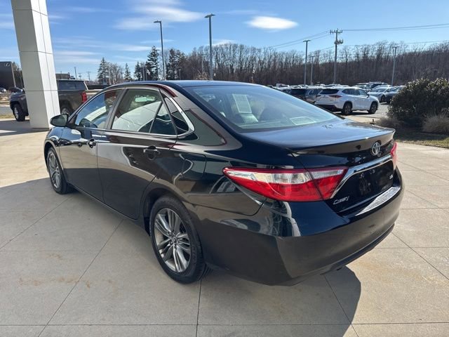 Used 2017 Toyota Camry SE w/ Moonroof Package image 5