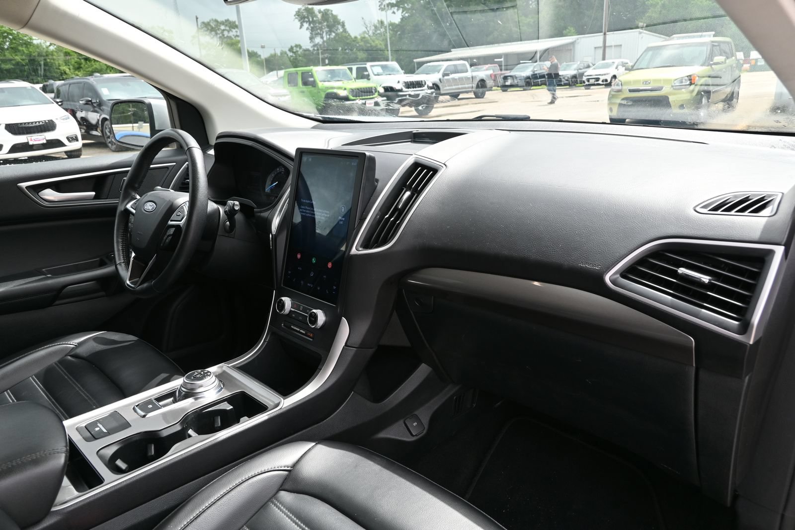 Used 2024 Ford Edge SEL AWD/4WD image 31