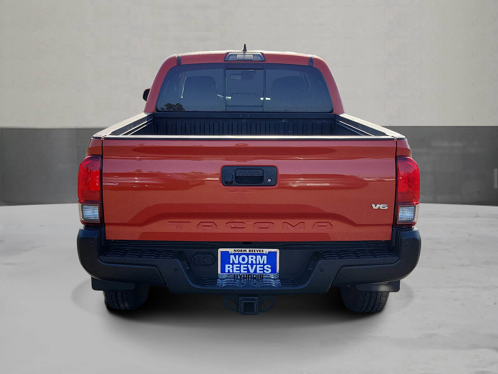 Used 2018 Toyota Tacoma SR5 RWD image 4