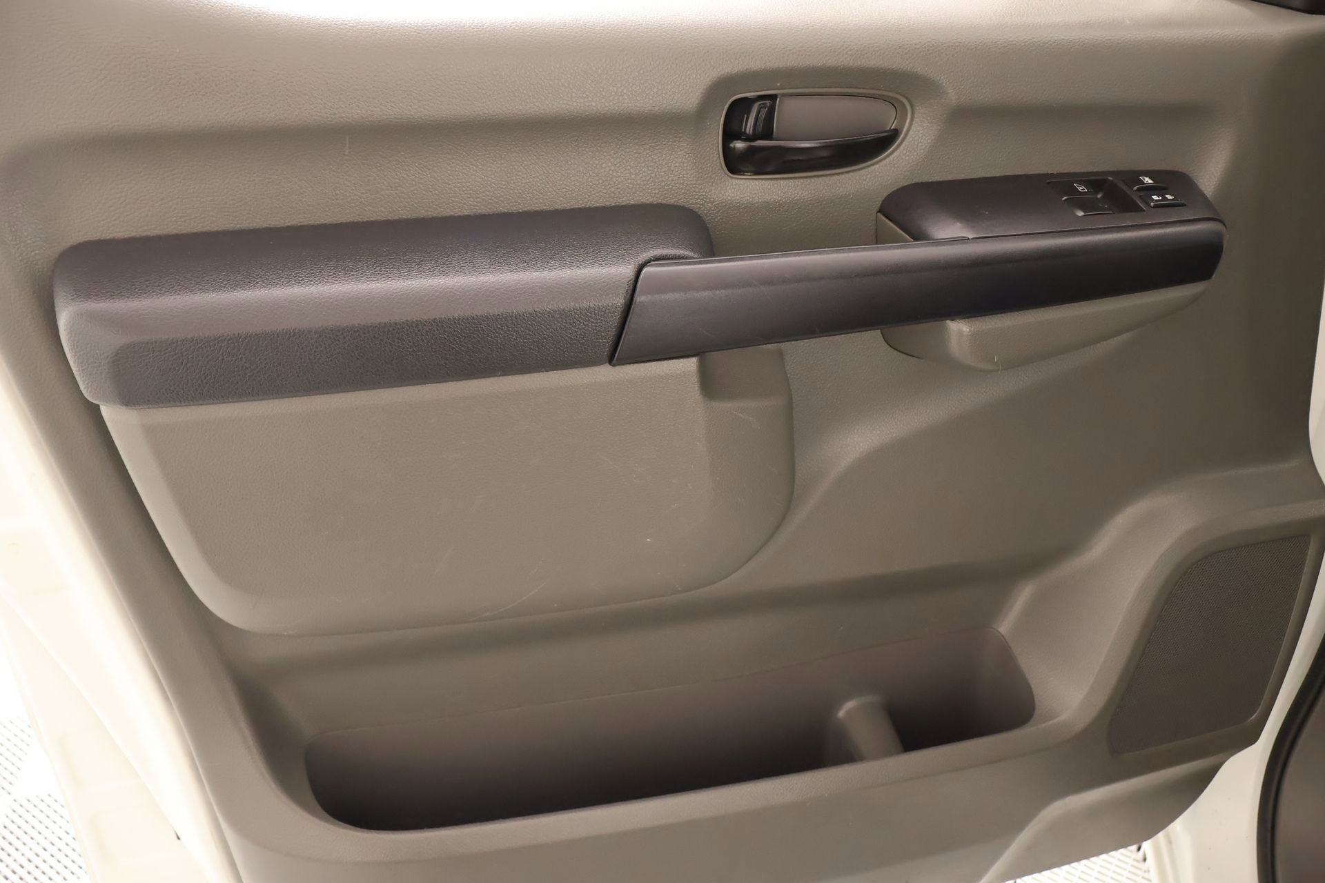 Used 2020 Nissan NV 2500 SV image 12