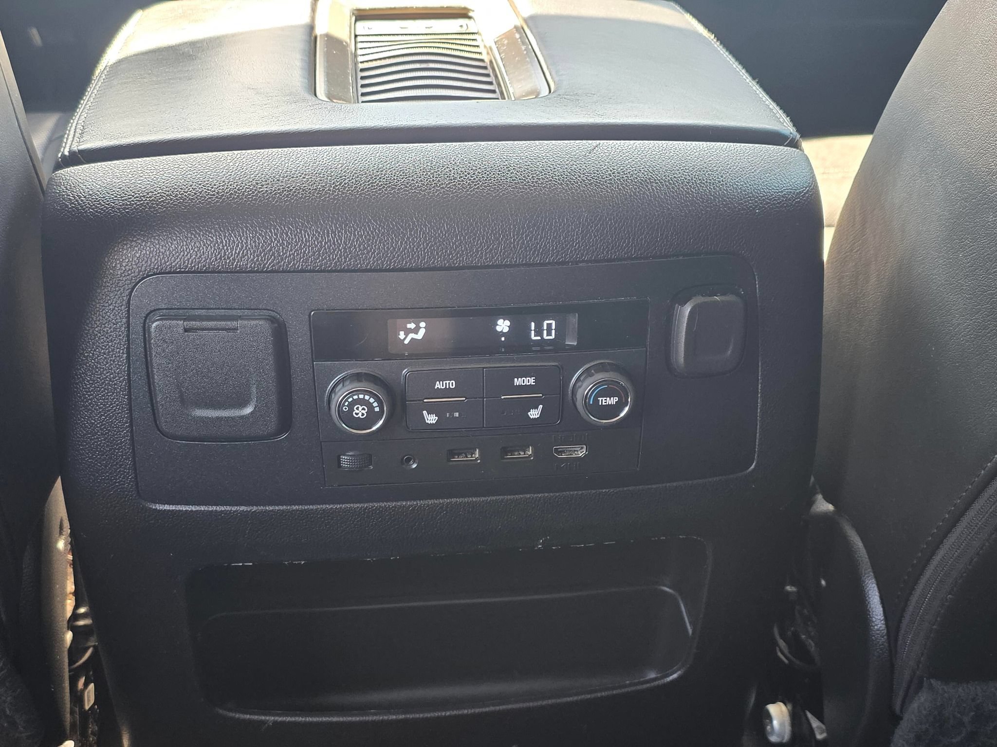 Used 2019 GMC Yukon Denali w/ Denali Ultimate Package AWD/4WD image 19