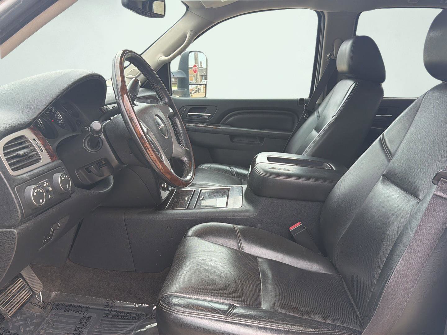 Used 2014 GMC Sierra 2500 Denali w/ Suspension Package, Off-Road AWD/4WD image 9