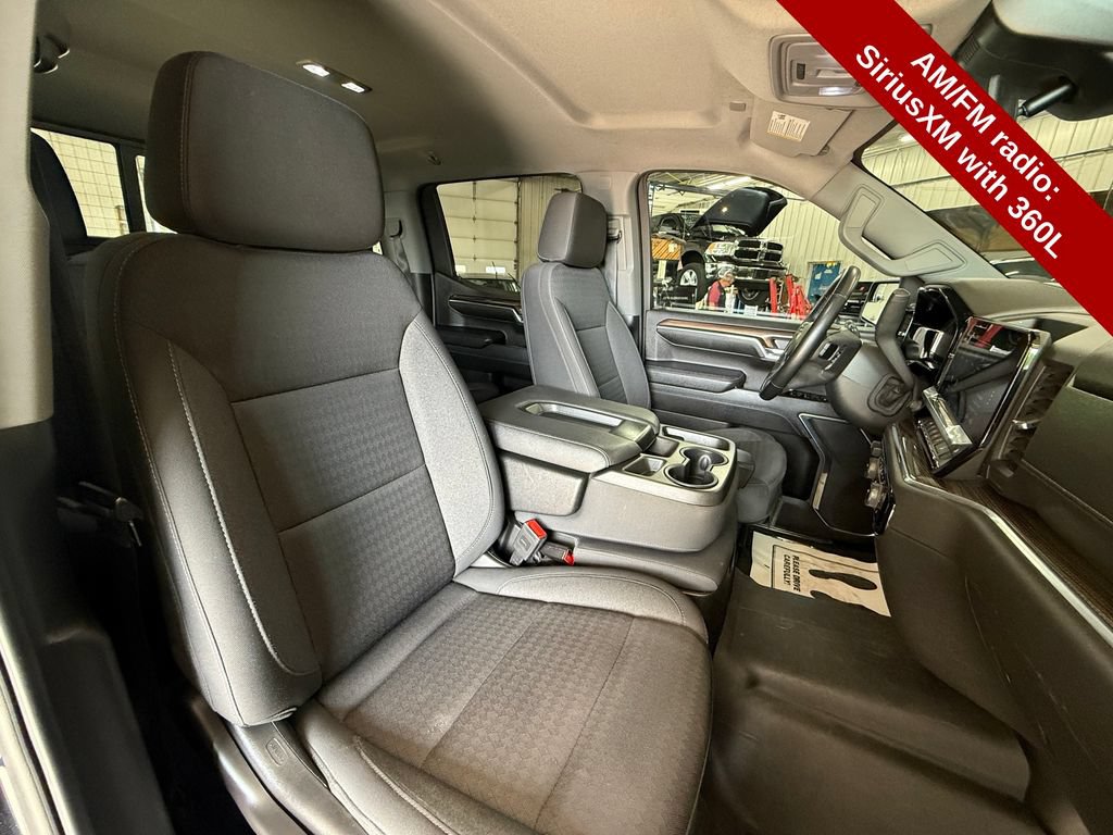 Used 2023 Chevrolet Silverado 1500 LT AWD/4WD image 45