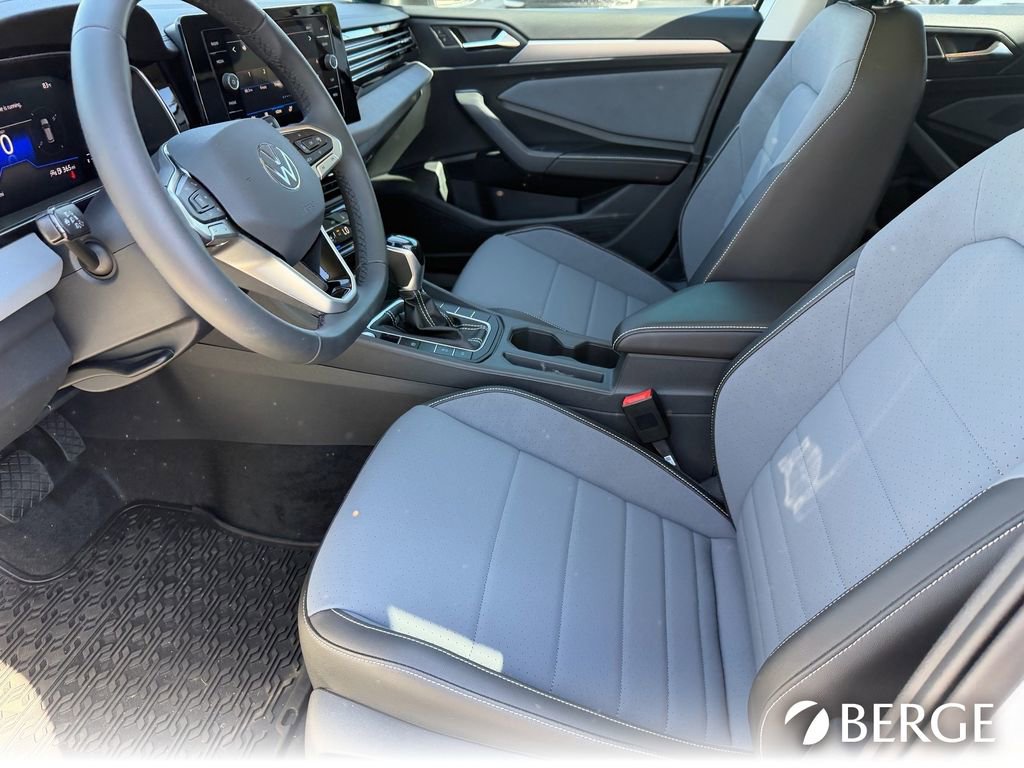 Used 2026 Volkswagen Jetta SE image 22