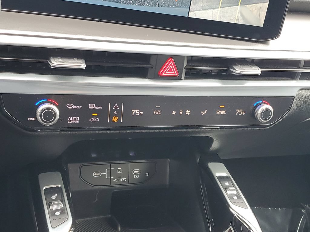 Used 2024 Kia Sorento SX FWD image 19