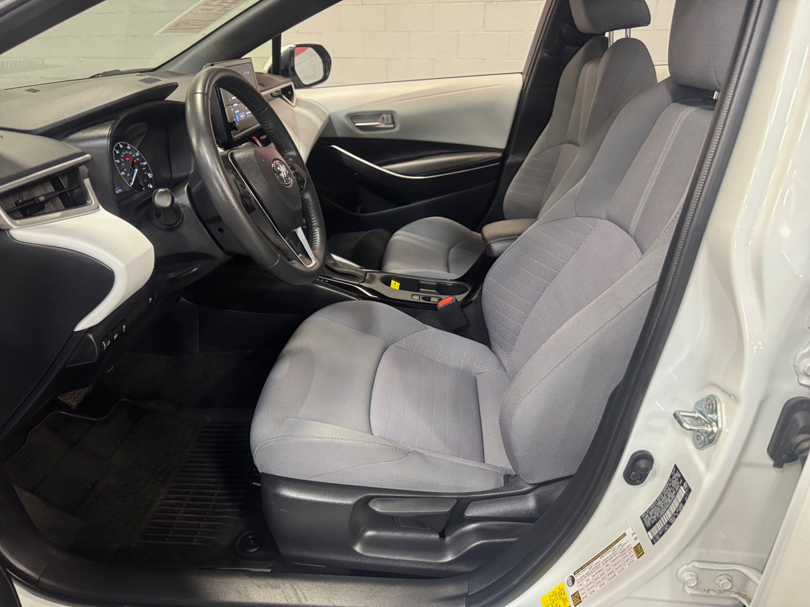 Certified 2024 Toyota Corolla SE w/ SE Package image 14