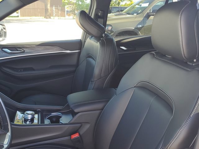 New 2026 Jeep Grand Cherokee Limited AWD/4WD image 12