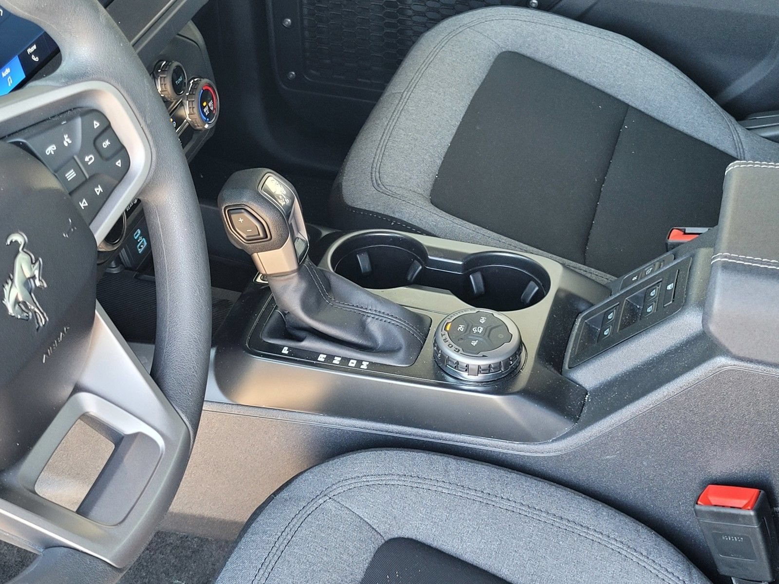 Used 2025 Ford Bronco 4-Door AWD/4WD image 19