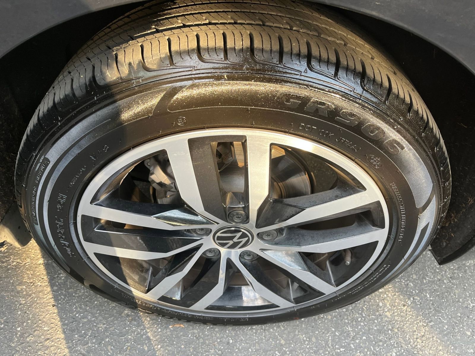 Used 2025 Volkswagen Jetta SE image 31