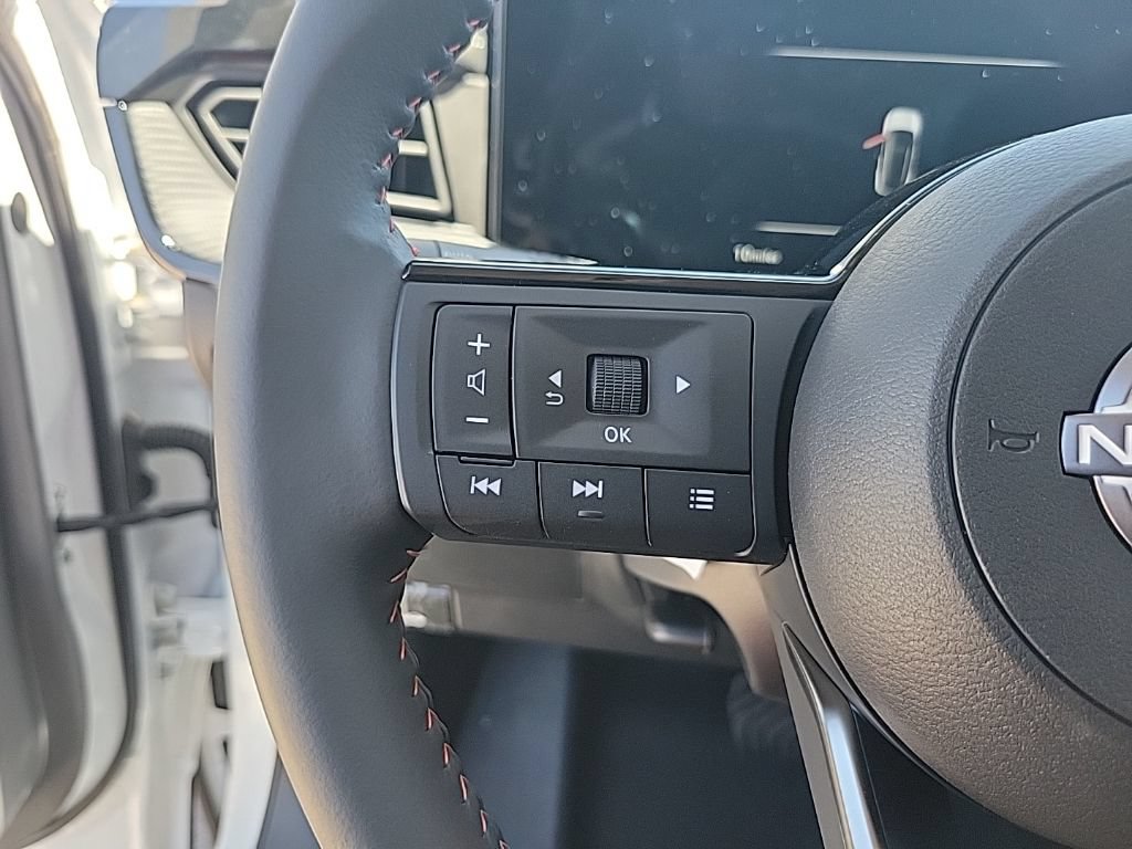 New 2025 Nissan Kicks SR FWD image 22