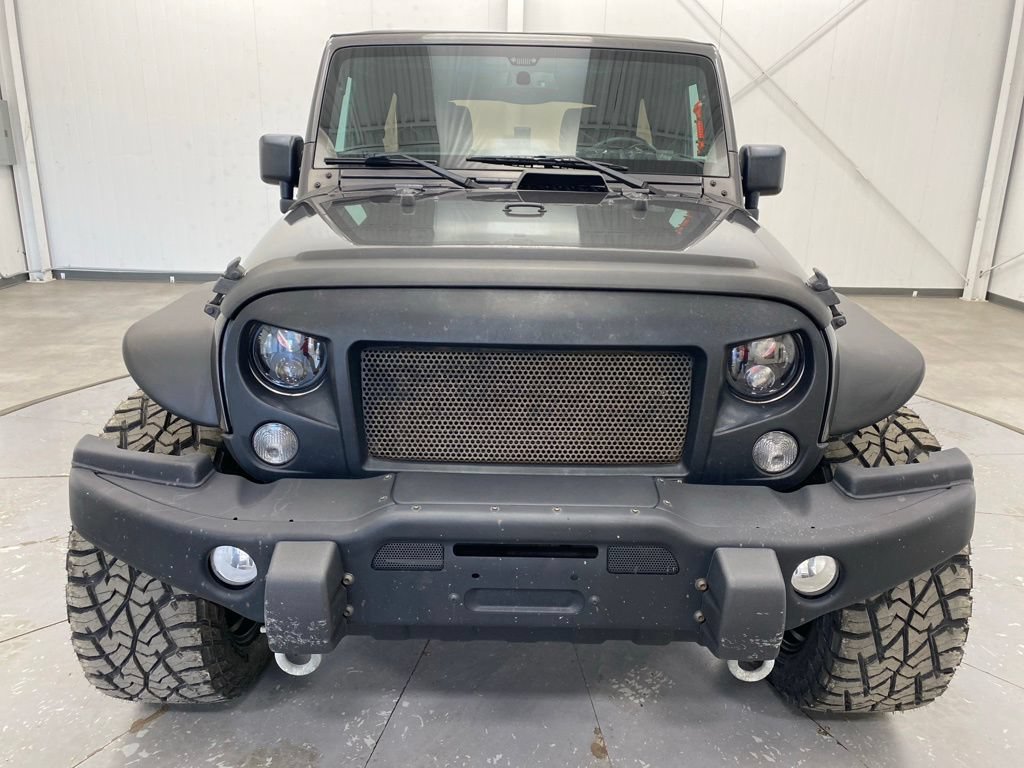 Used 2016 Jeep Wrangler Unlimited Sahara AWD/4WD image 2