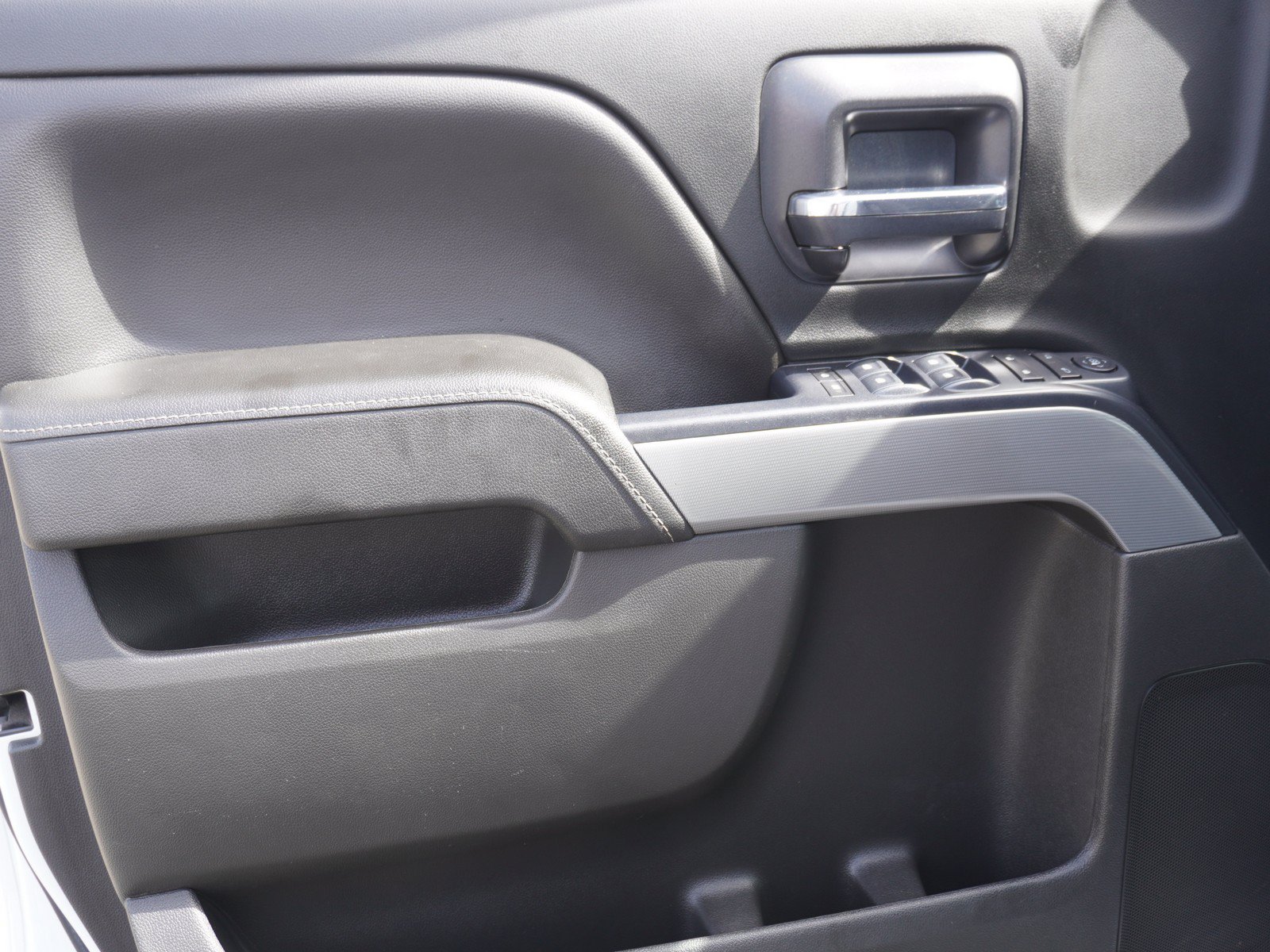 Used 2018 Chevrolet Silverado 1500 LT w/ All Star Edition AWD/4WD image 18