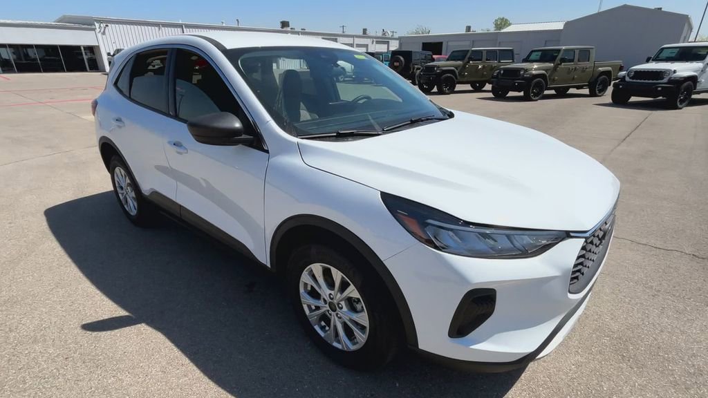 Used 2024 Ford Escape Active image 2