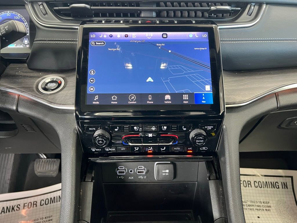 Used 2024 Jeep Grand Cherokee Overland image 12