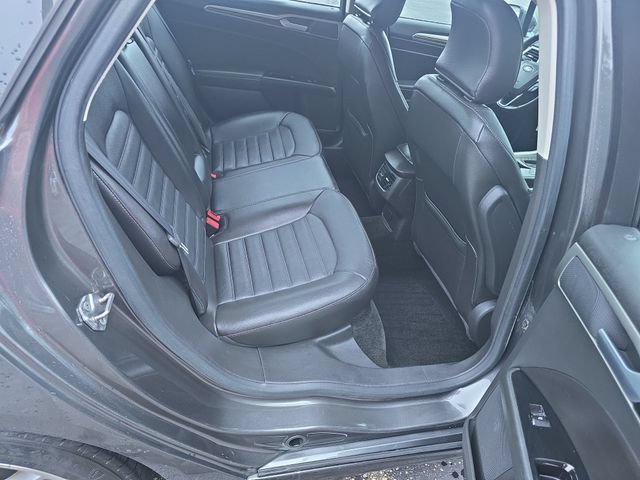 Used 2016 Ford Fusion SE w/ Equipment Group 202A AWD/4WD image 13