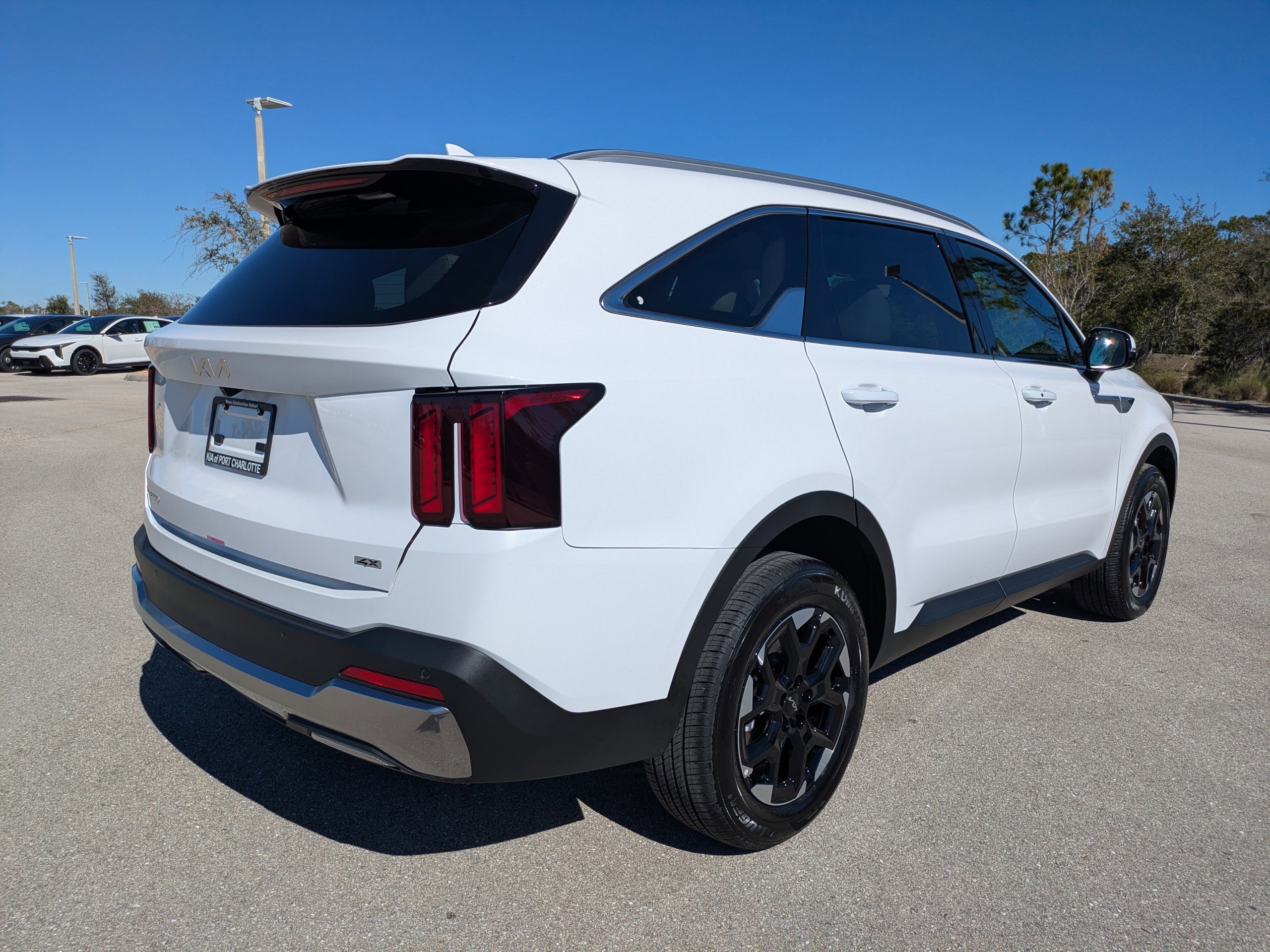 Certified 2025 Kia Sorento S image 5