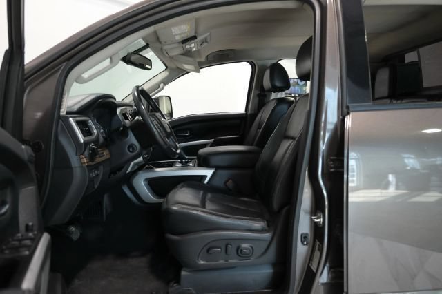 Used 2016 Nissan Titan SL AWD/4WD image 6