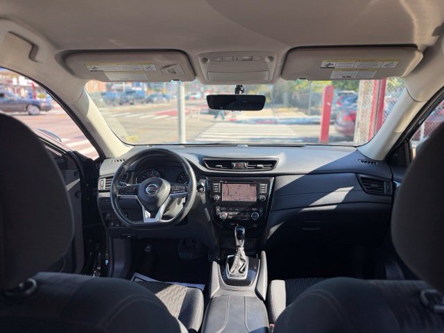 Used 2018 Nissan Rogue SV w/ Premium Package AWD/4WD image 27