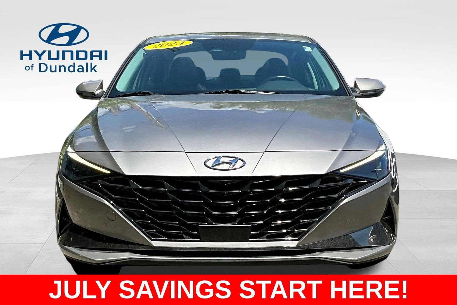 Used 2023 Hyundai Elantra Limited w/ Preferred Accessory Package FWD image 2