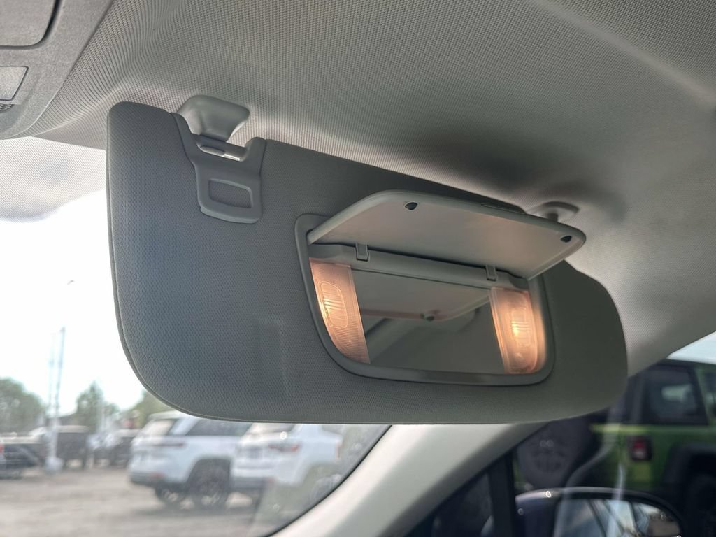 Used 2016 Ford Fusion SE FWD image 32