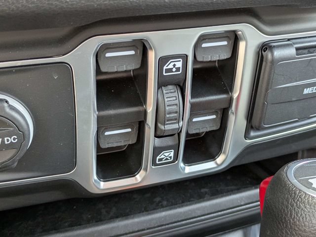 Used 2025 Jeep Wrangler Unlimited Sport AWD/4WD image 24