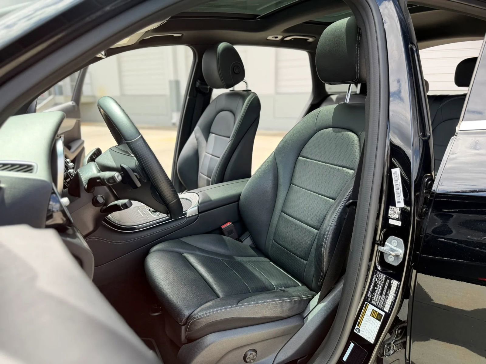 Used 2019 Mercedes-Benz GLC 300 w/ Premium Package image 19
