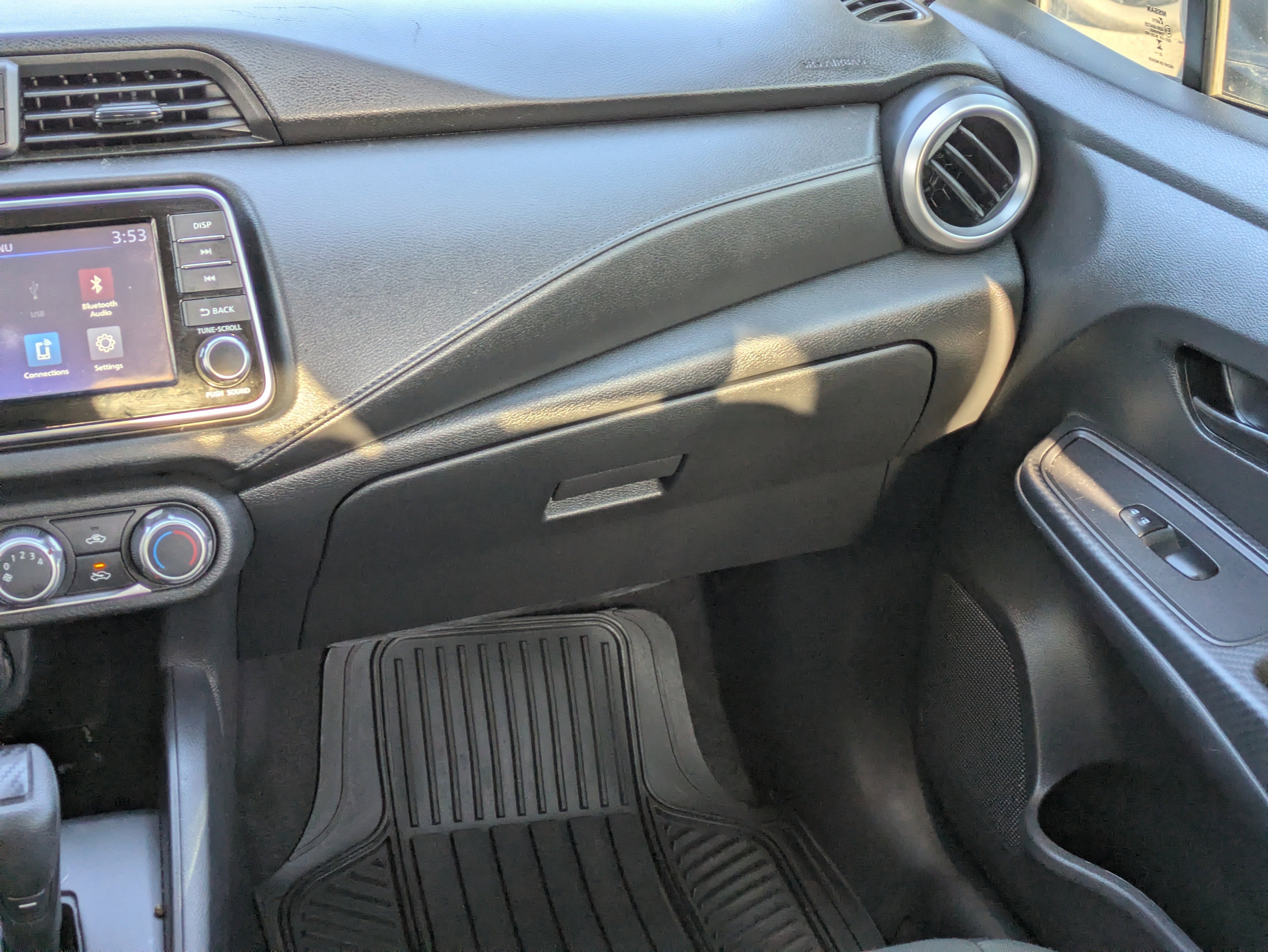 Used 2024 Nissan Versa S w/ Trunk Package image 18