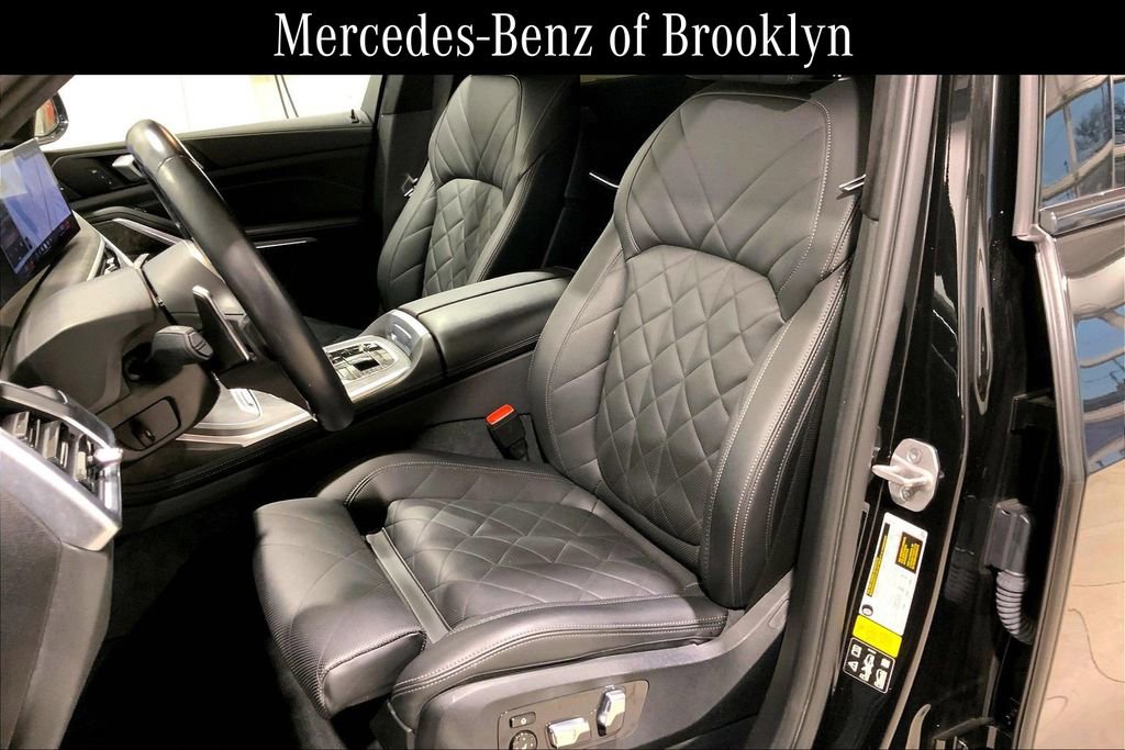 Used 2024 BMW X7 xDrive40i w/ M Sport Package image 7