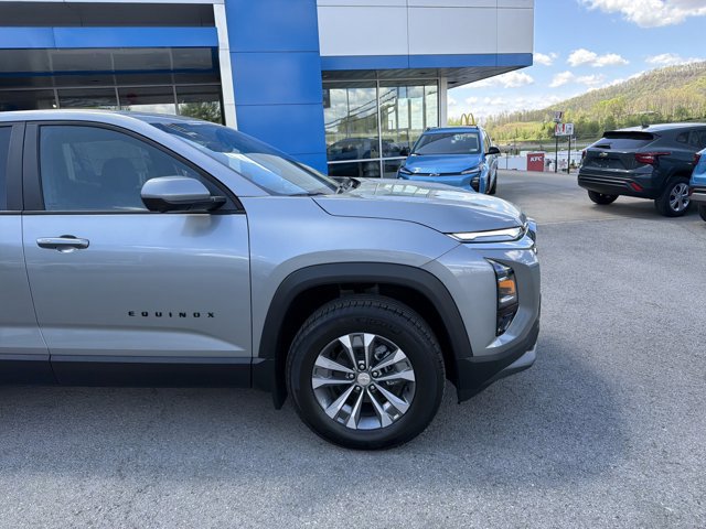New 2026 Chevrolet Equinox LT w/ Safety and Technology Package image 2