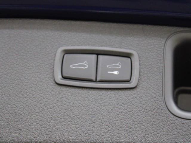 New 2024 Porsche Macan image 38