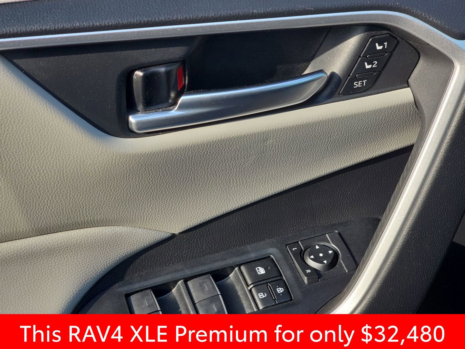 Used 2023 Toyota RAV4 XLE Premium image 35