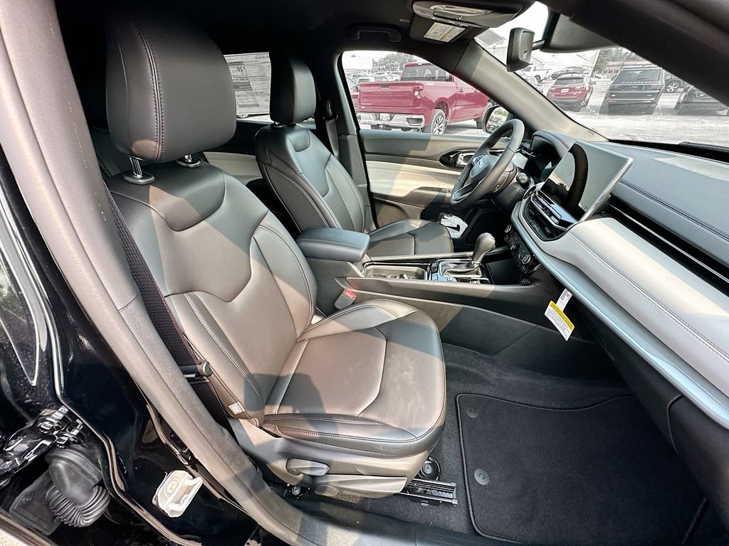 New 2026 Jeep Compass Limited AWD/4WD image 33