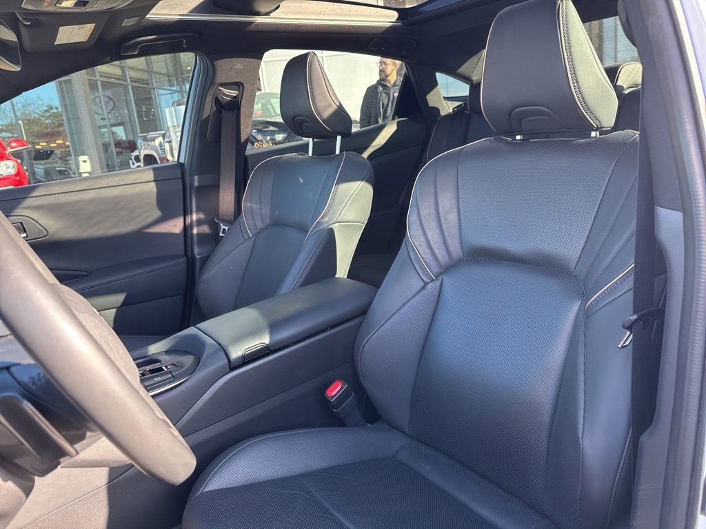 Used 2023 Toyota Crown Platinum image 20