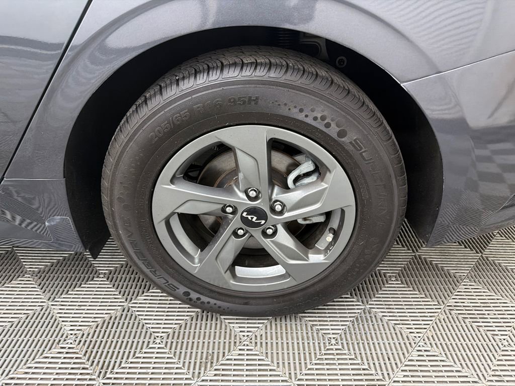 Used 2022 Kia K5 LXS image 19
