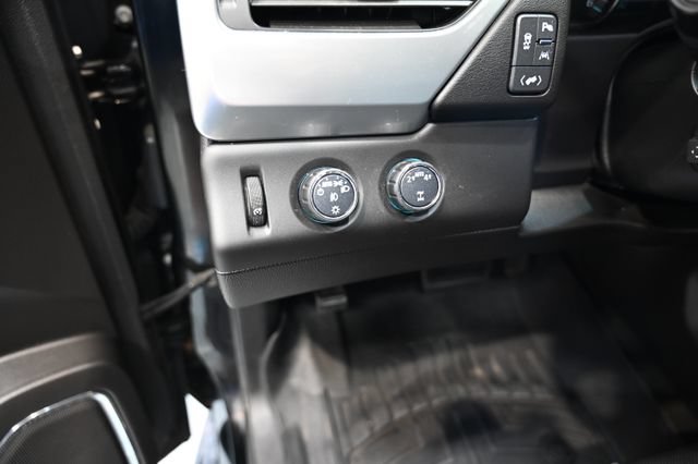 Used 2017 Chevrolet Suburban Premier AWD/4WD image 27