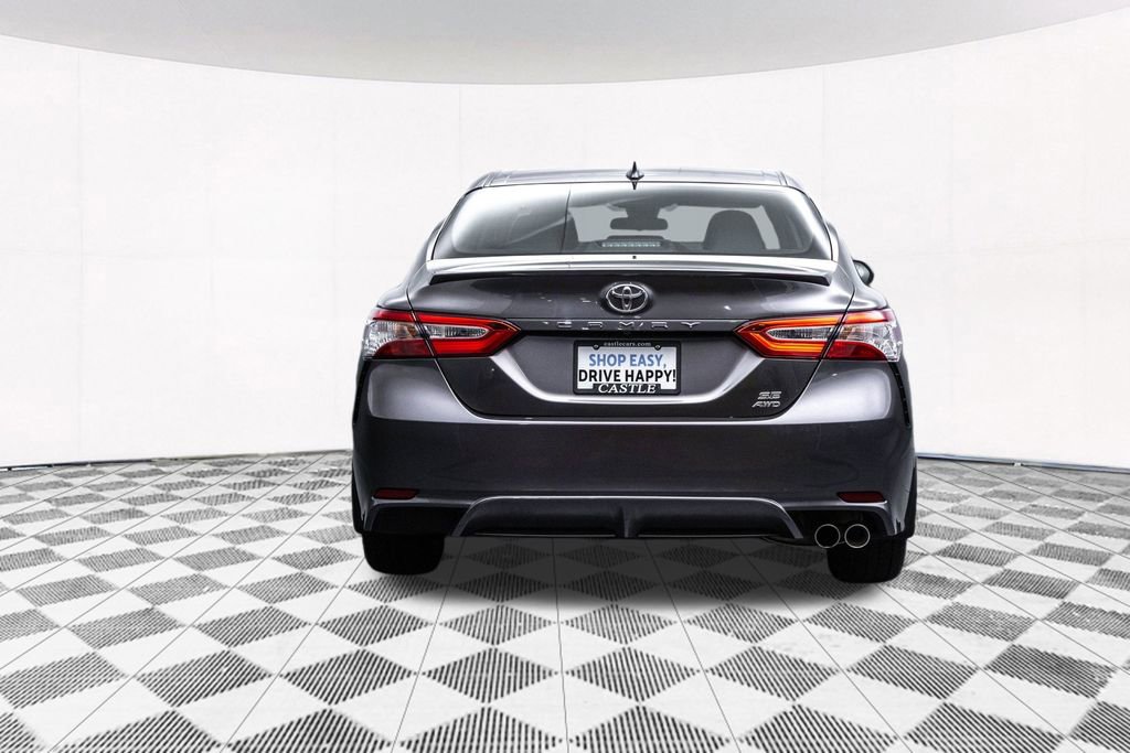Used 2020 Toyota Camry SE w/ Moonroof Package image 9