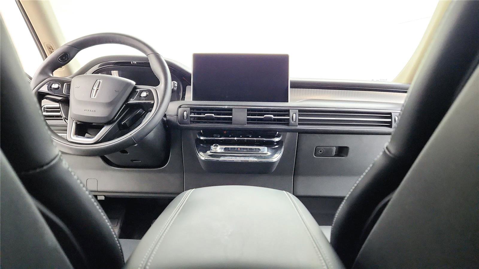 Used 2023 Lincoln Corsair AWD w/ Equipment Group 101A image 28